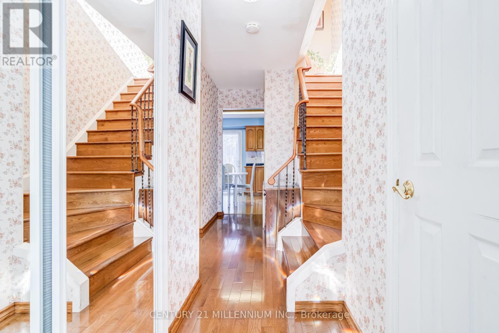 20 Peelton Heights Road, Brampton (Brampton South), Ontario  L6Y 2J2 - Photo 3 - W12613802