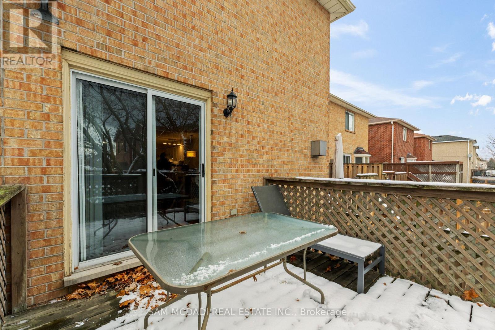 1073 Gabriel Place, Burlington, Ontario  L7R 4J6 - Photo 31 - W12613804