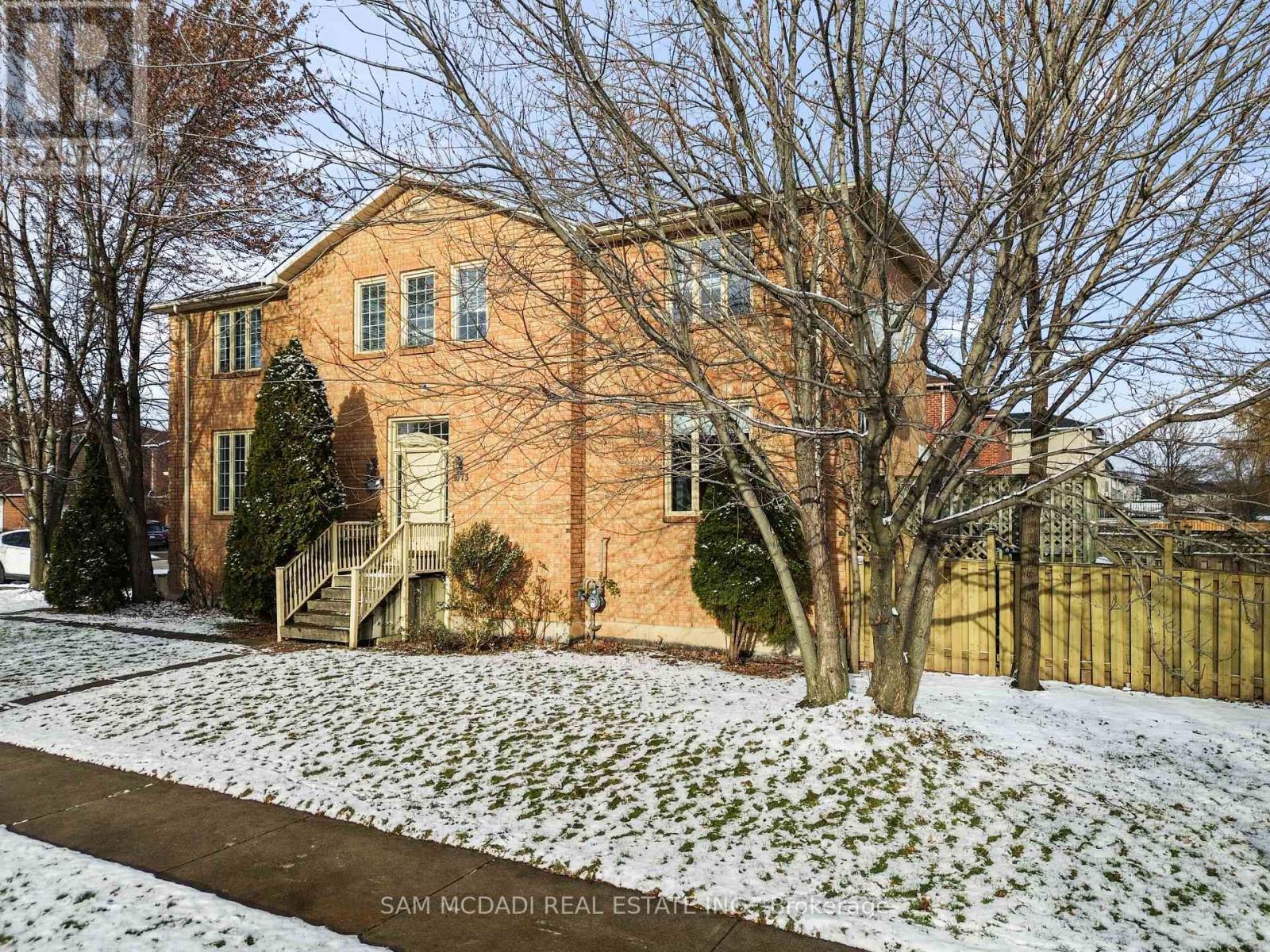 1073 Gabriel Place, Burlington, Ontario  L7R 4J6 - Photo 34 - W12613804