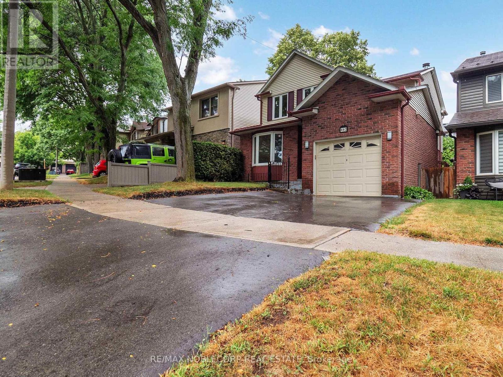 892 SWEETWATER CRESCENT, Mississauga, Ontario