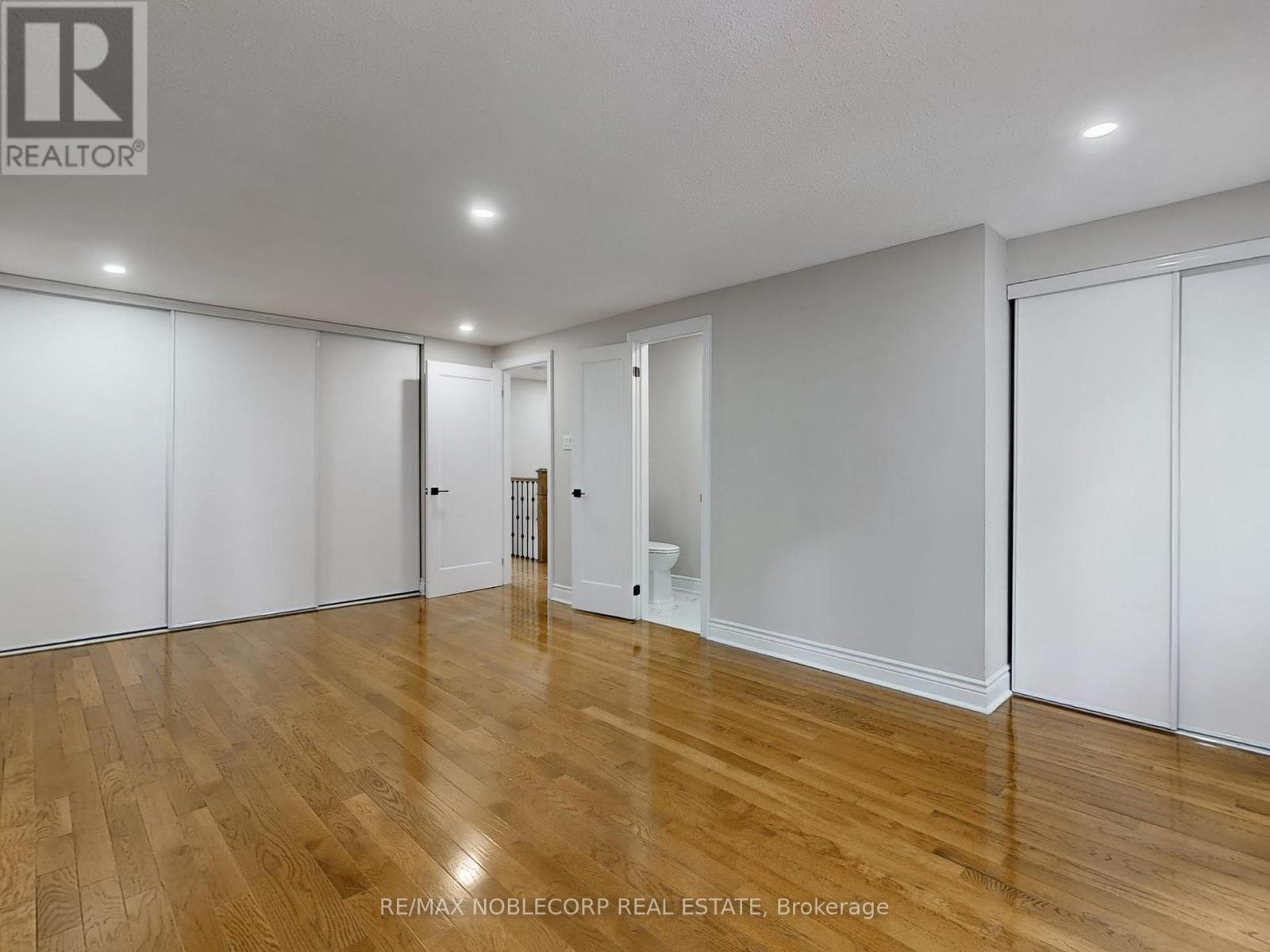 892 Sweetwater Crescent, Mississauga, Ontario  L5H 4A8 - Photo 15 - W12613810