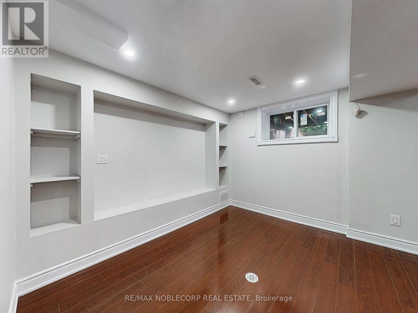 892 Sweetwater Crescent, Mississauga, Ontario  L5H 4A8 - Photo 31 - W12613810