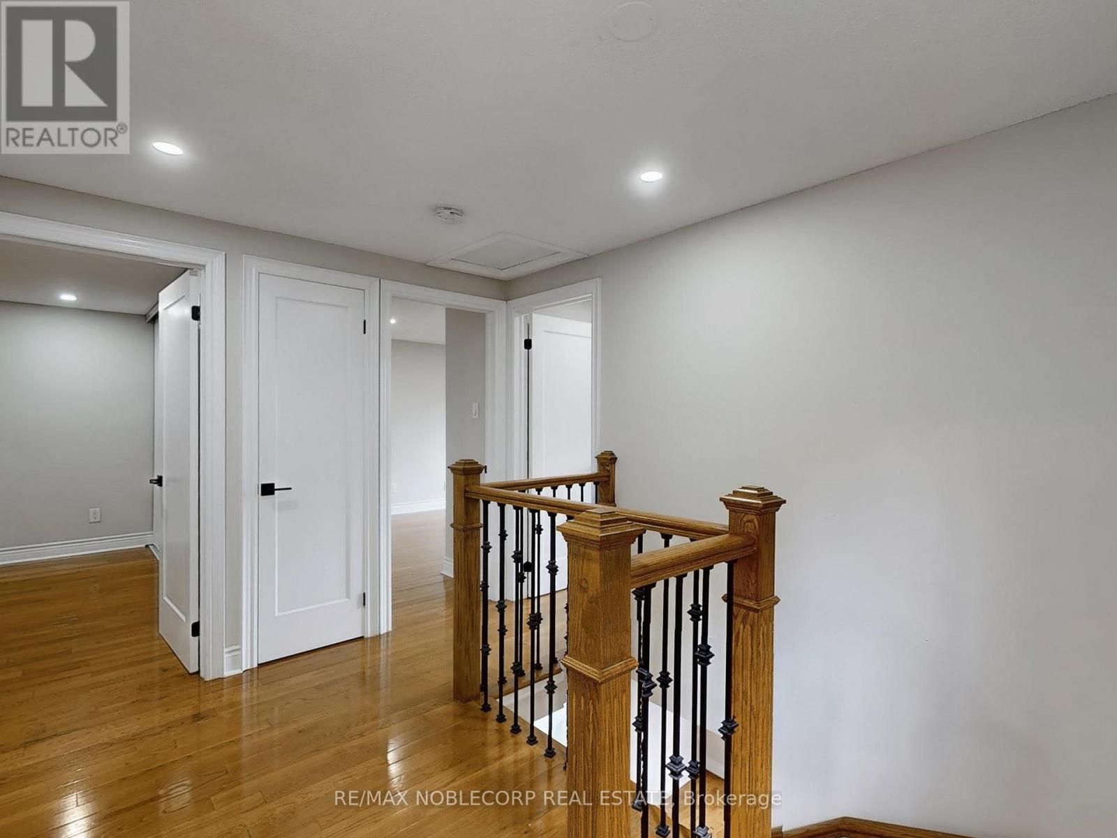 892 Sweetwater Crescent, Mississauga, Ontario  L5H 4A8 - Photo 42 - W12613810