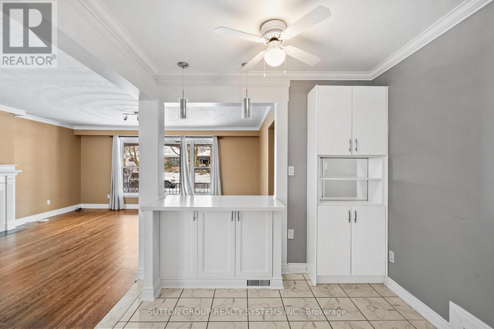 Main Floor - 103 Summitcrest Drive, Toronto, Ontario  M9P 1H7 - Photo 17 - W12613824