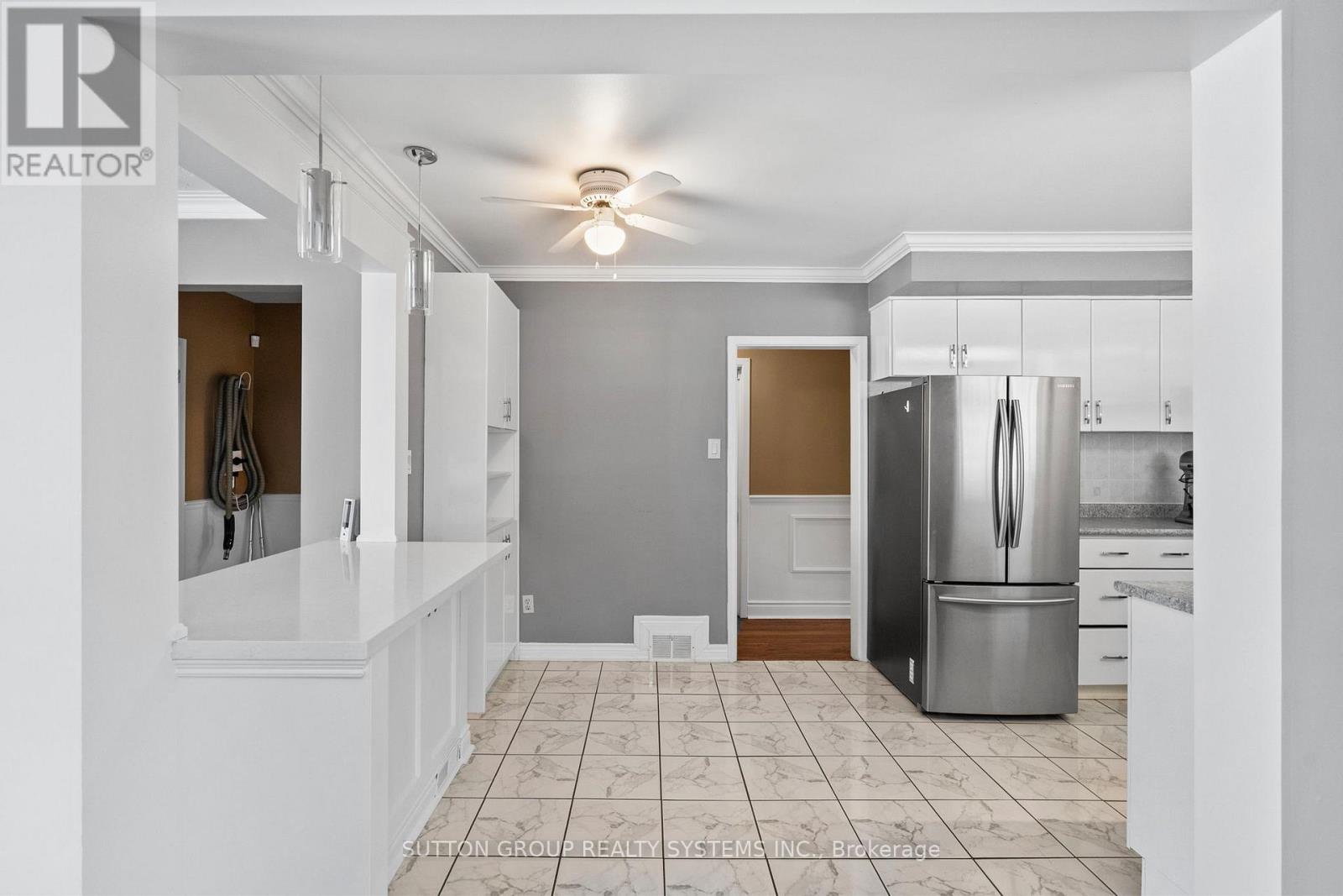 Main Floor - 103 Summitcrest Drive, Toronto, Ontario  M9P 1H7 - Photo 21 - W12613824