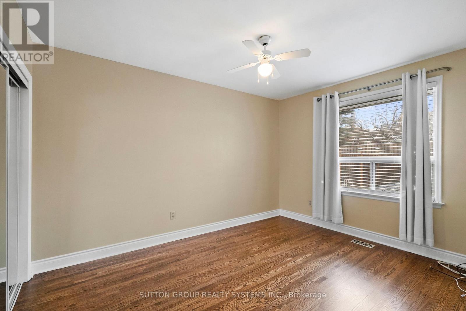 Main Floor - 103 Summitcrest Drive, Toronto, Ontario  M9P 1H7 - Photo 27 - W12613824