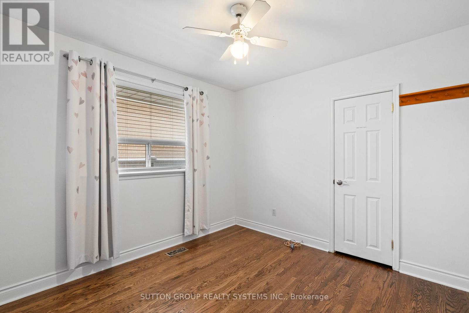 Main Floor - 103 Summitcrest Drive, Toronto, Ontario  M9P 1H7 - Photo 29 - W12613824