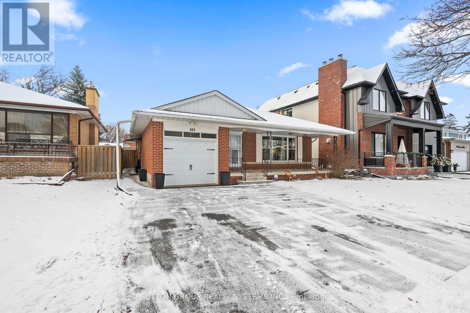 Main Floor - 103 Summitcrest Drive, Toronto, Ontario  M9P 1H7 - Photo 3 - W12613824