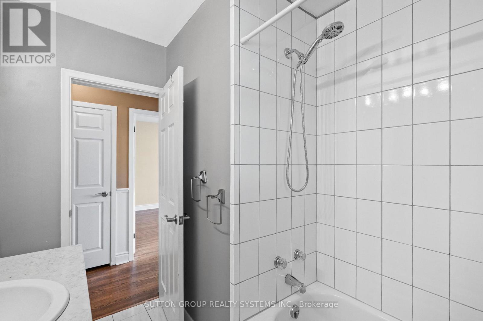 Main Floor - 103 Summitcrest Drive, Toronto, Ontario  M9P 1H7 - Photo 33 - W12613824