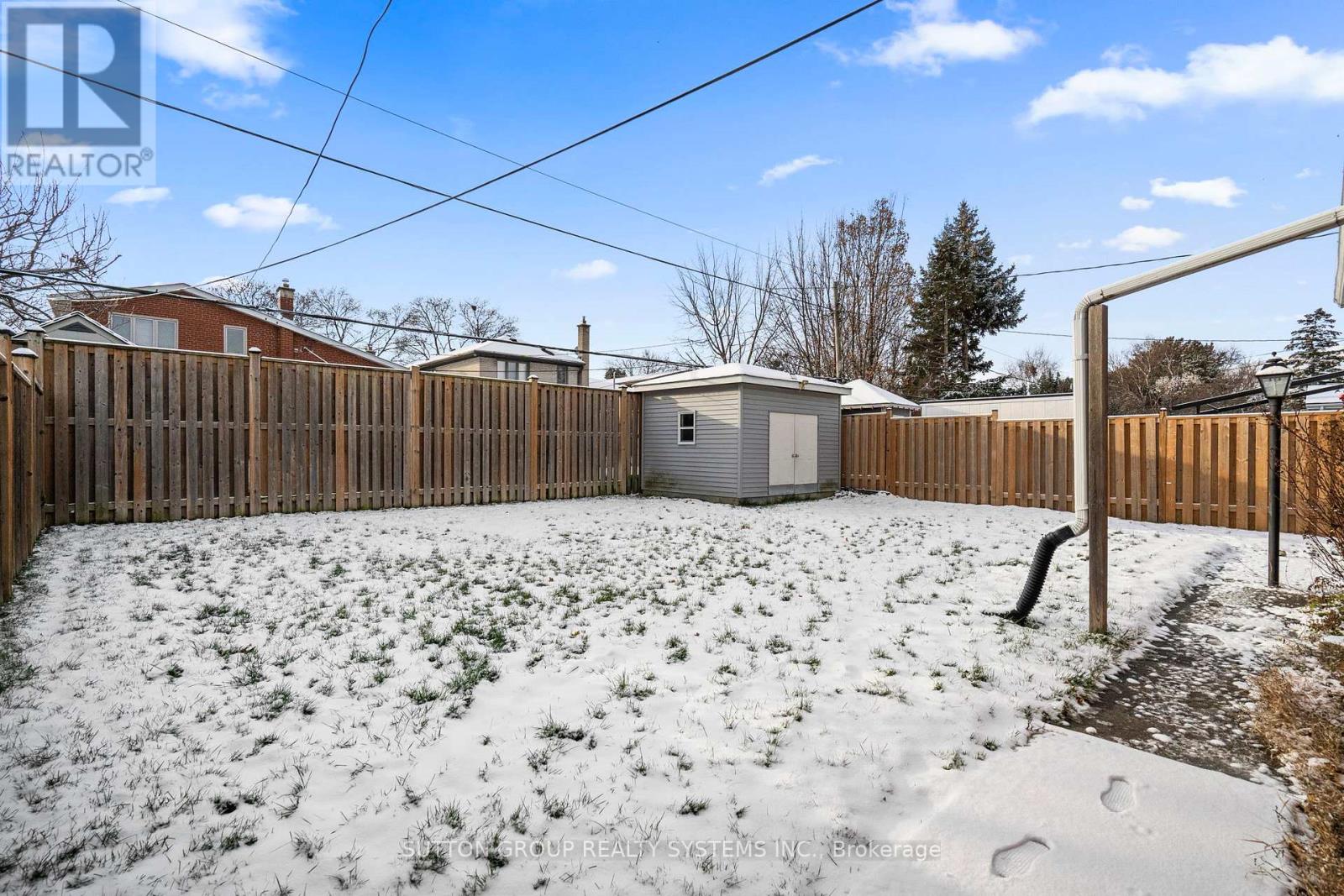 Main Floor - 103 Summitcrest Drive, Toronto, Ontario  M9P 1H7 - Photo 37 - W12613824