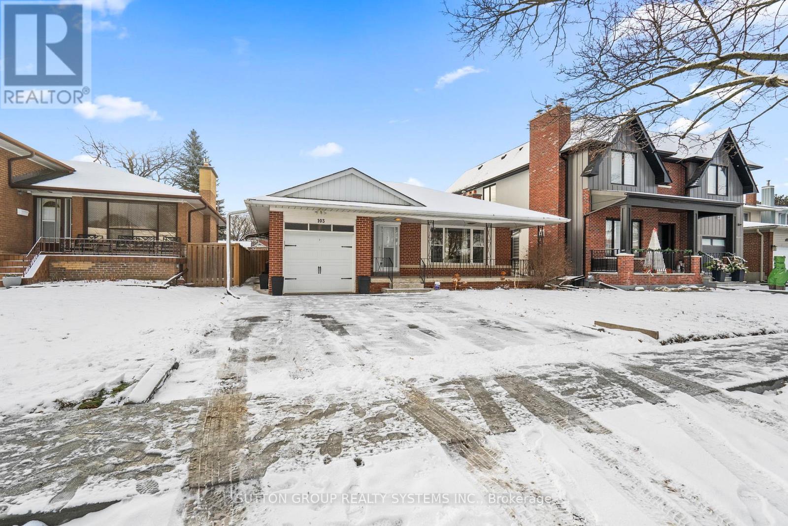 Main Floor - 103 Summitcrest Drive, Toronto, Ontario  M9P 1H7 - Photo 4 - W12613824