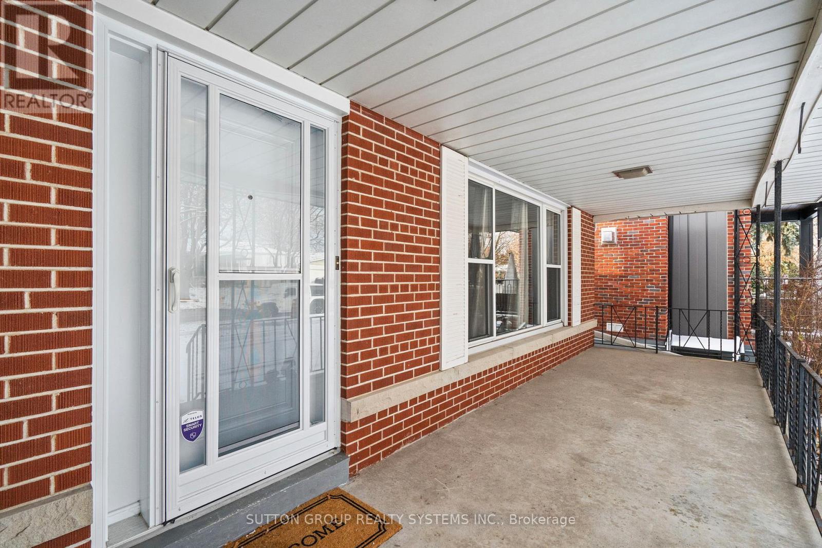 Main Floor - 103 Summitcrest Drive, Toronto, Ontario  M9P 1H7 - Photo 5 - W12613824