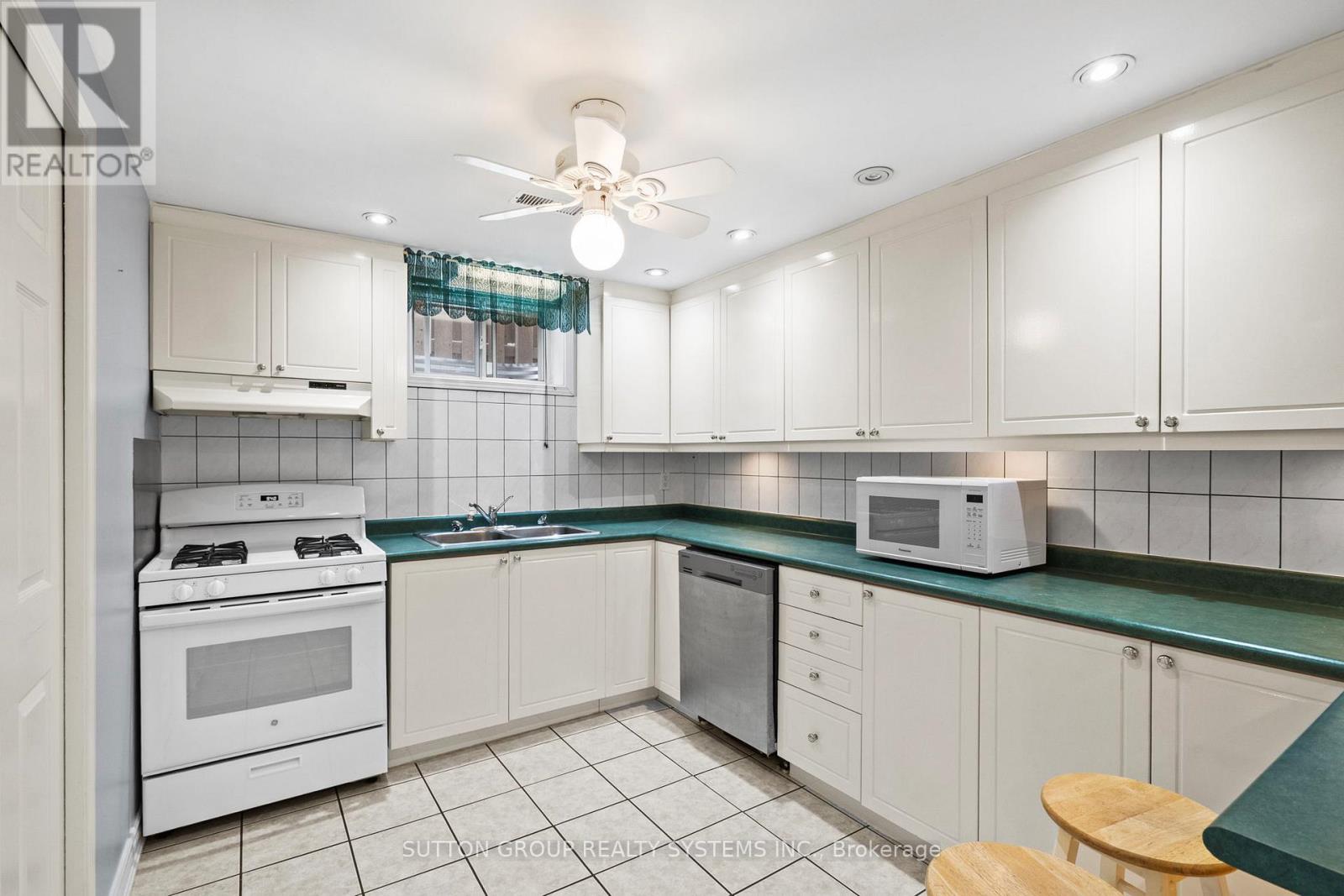 Basement - 103 Summitcrest Drive, Toronto, Ontario  M9P 1H7 - Photo 8 - W12613828