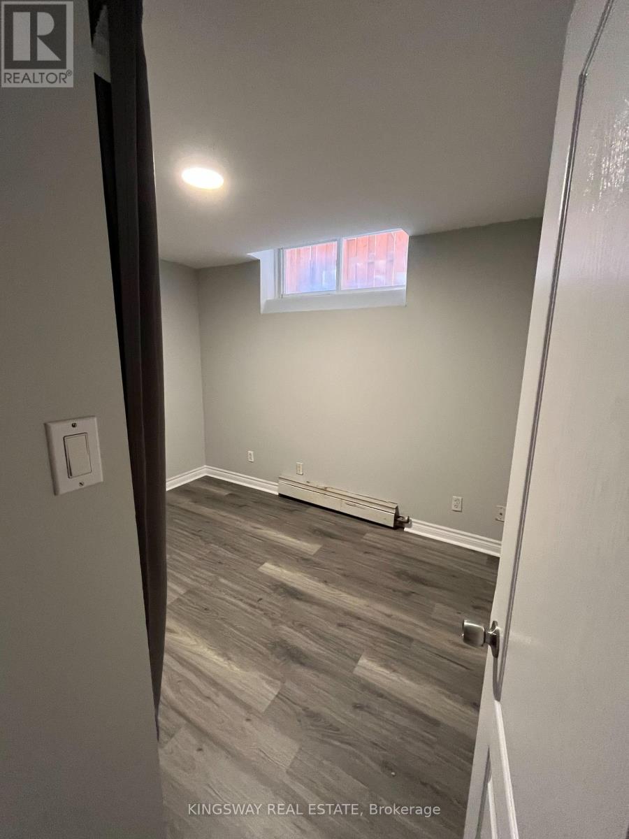 Rbsmt - 213 Royal York Road, Toronto, Ontario  M8V 2V5 - Photo 9 - W12613912