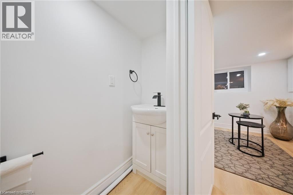 12 Carlyle Street, Brantford, Ontario  N3T 2C1 - Photo 14 - 40793063