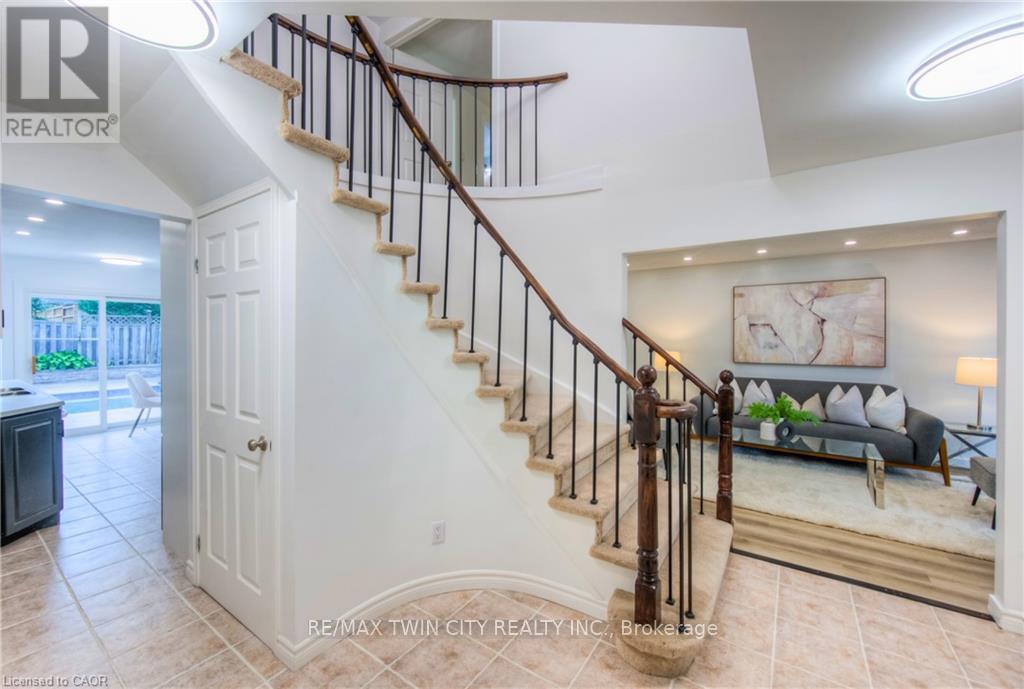 243 Highview Drive, Kitchener, Ontario  N2N 2K6 - Photo 15 - X12613826