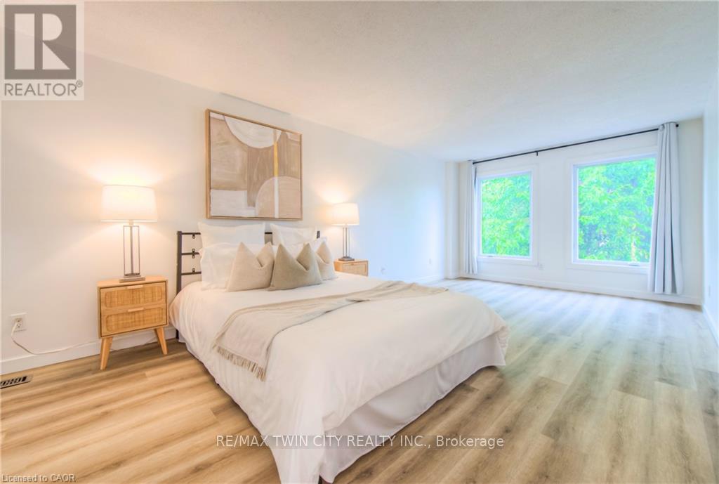 243 Highview Drive, Kitchener, Ontario  N2N 2K6 - Photo 17 - X12613826