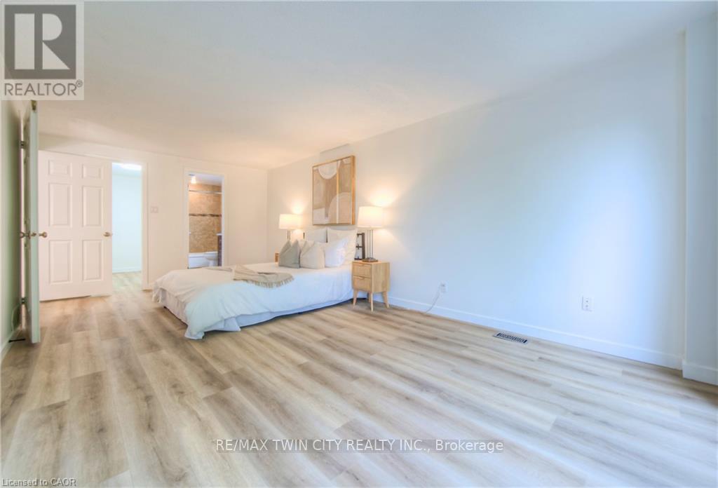 243 Highview Drive, Kitchener, Ontario  N2N 2K6 - Photo 18 - X12613826