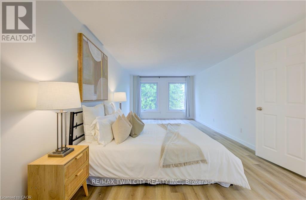 243 Highview Drive, Kitchener, Ontario  N2N 2K6 - Photo 19 - X12613826