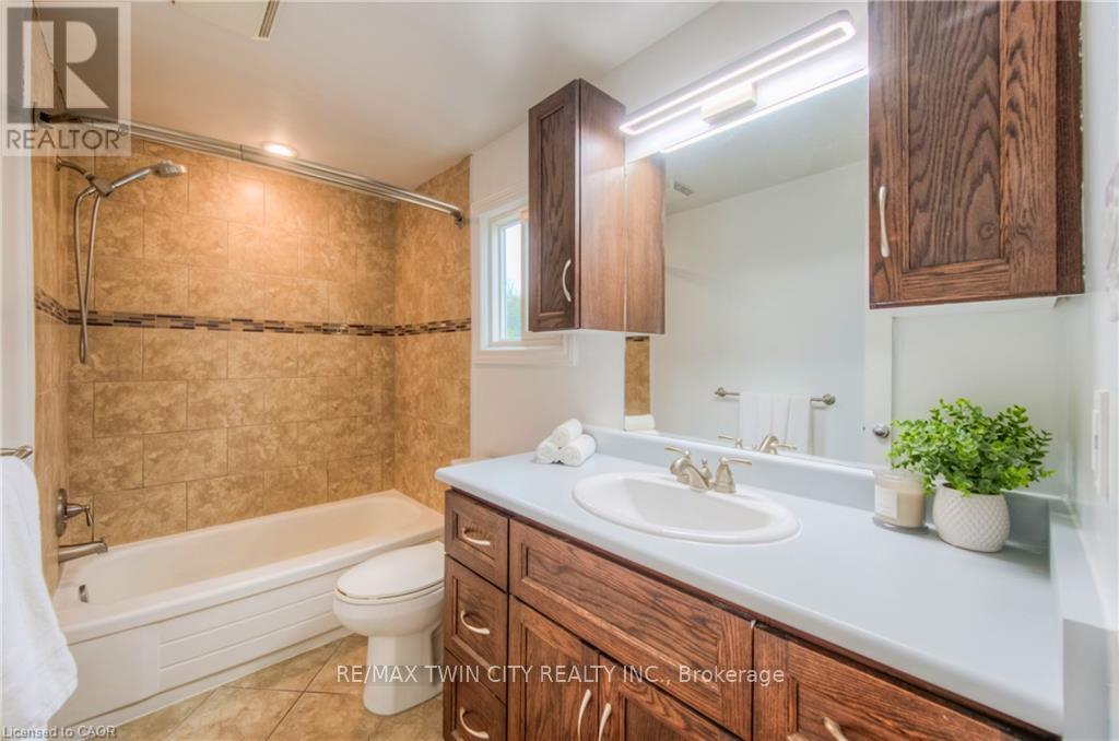 243 Highview Drive, Kitchener, Ontario  N2N 2K6 - Photo 20 - X12613826