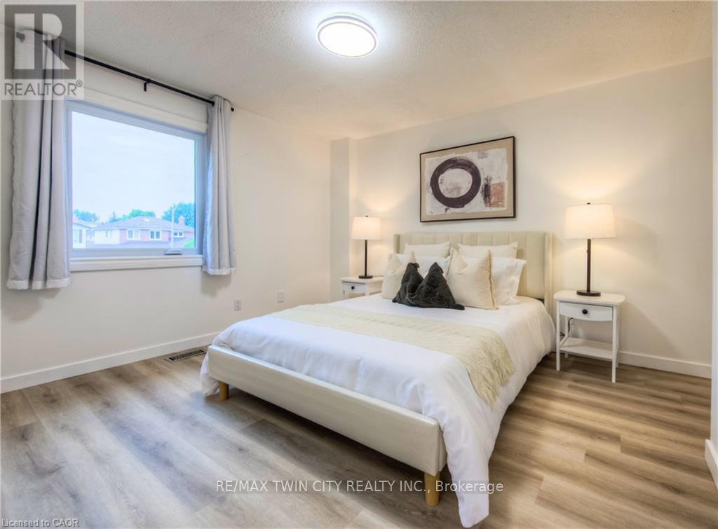 243 Highview Drive, Kitchener, Ontario  N2N 2K6 - Photo 21 - X12613826