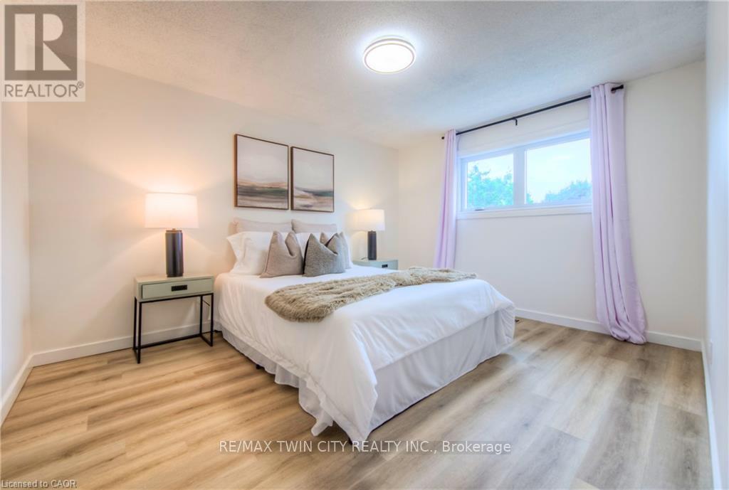 243 Highview Drive, Kitchener, Ontario  N2N 2K6 - Photo 22 - X12613826