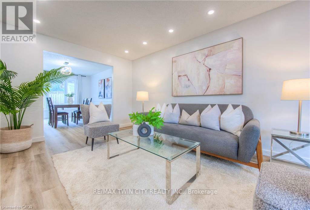 243 Highview Drive, Kitchener, Ontario  N2N 2K6 - Photo 6 - X12613826