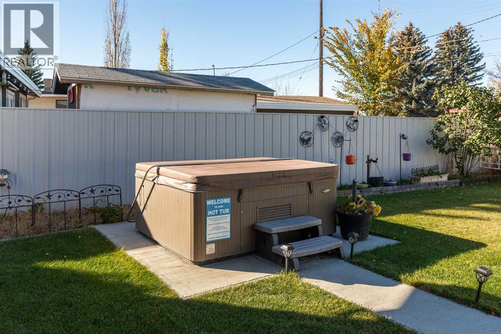 602 27 Street N, Lethbridge, Alberta  T1H 3W7 - Photo 27 - A2274234