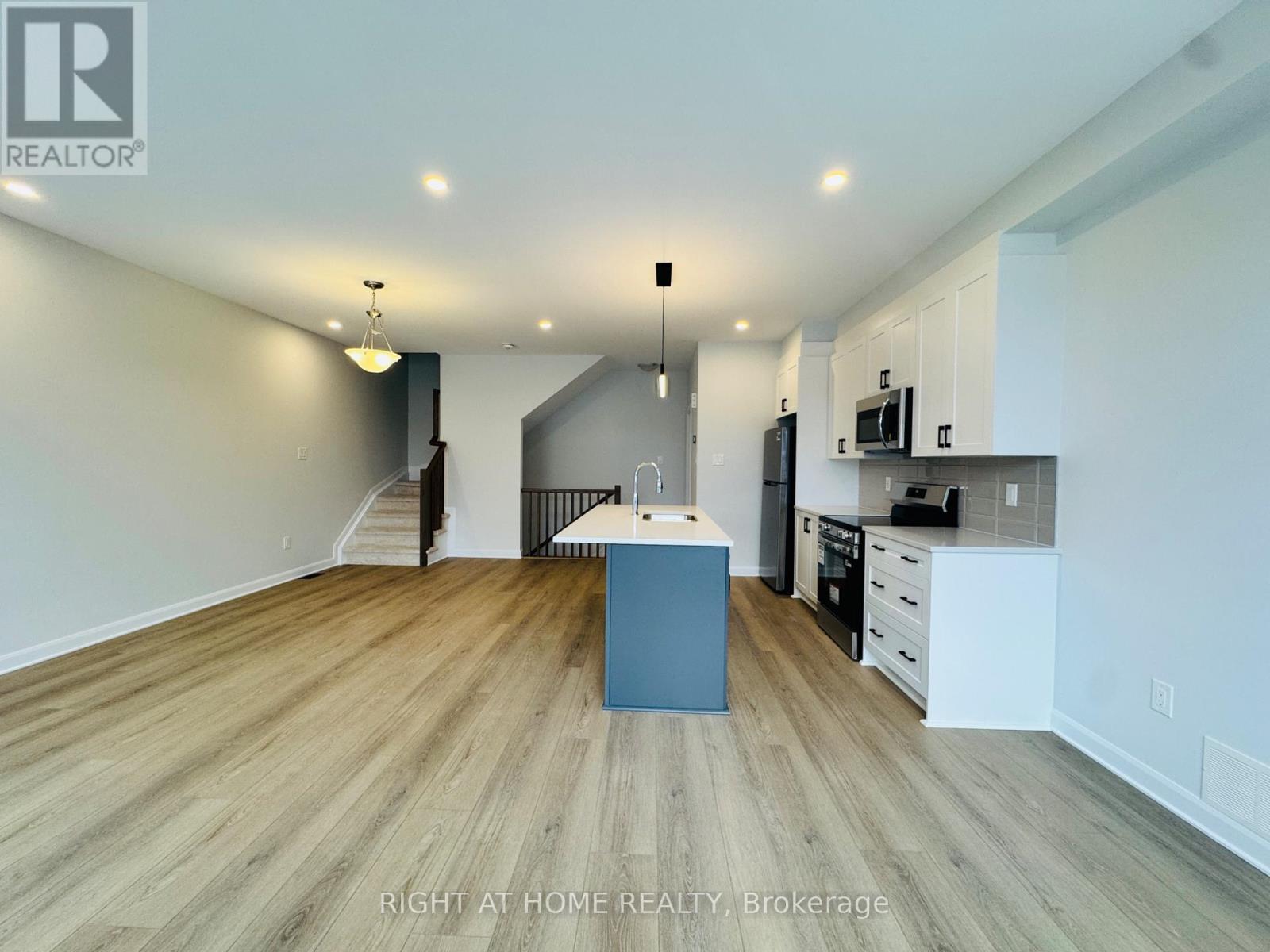 312 Clearpath Private, Ottawa, Ontario  K2T 0S5 - Photo 11 - X12585670