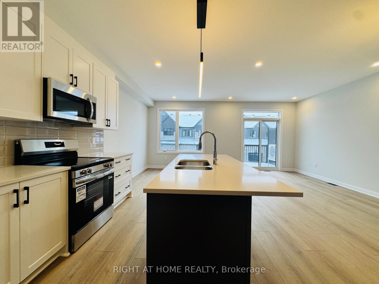 312 Clearpath Private, Ottawa, Ontario  K2T 0S5 - Photo 6 - X12585670