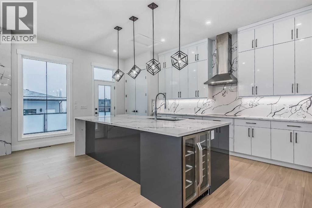 528 30 Avenue Ne, Calgary, Alberta  T2E 2E3 - Photo 3 - A2268389