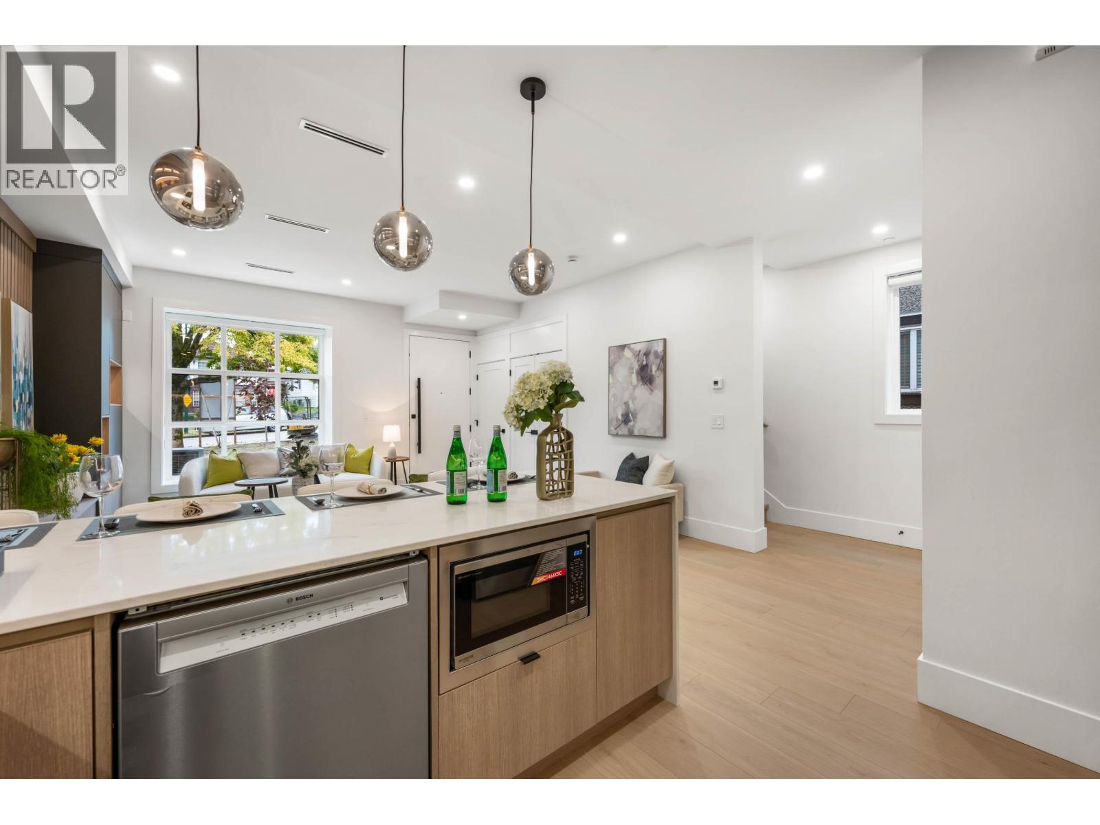 1 3065 Charles Street, Vancouver, British Columbia  V5K 3B6 - Photo 15 - R3072433