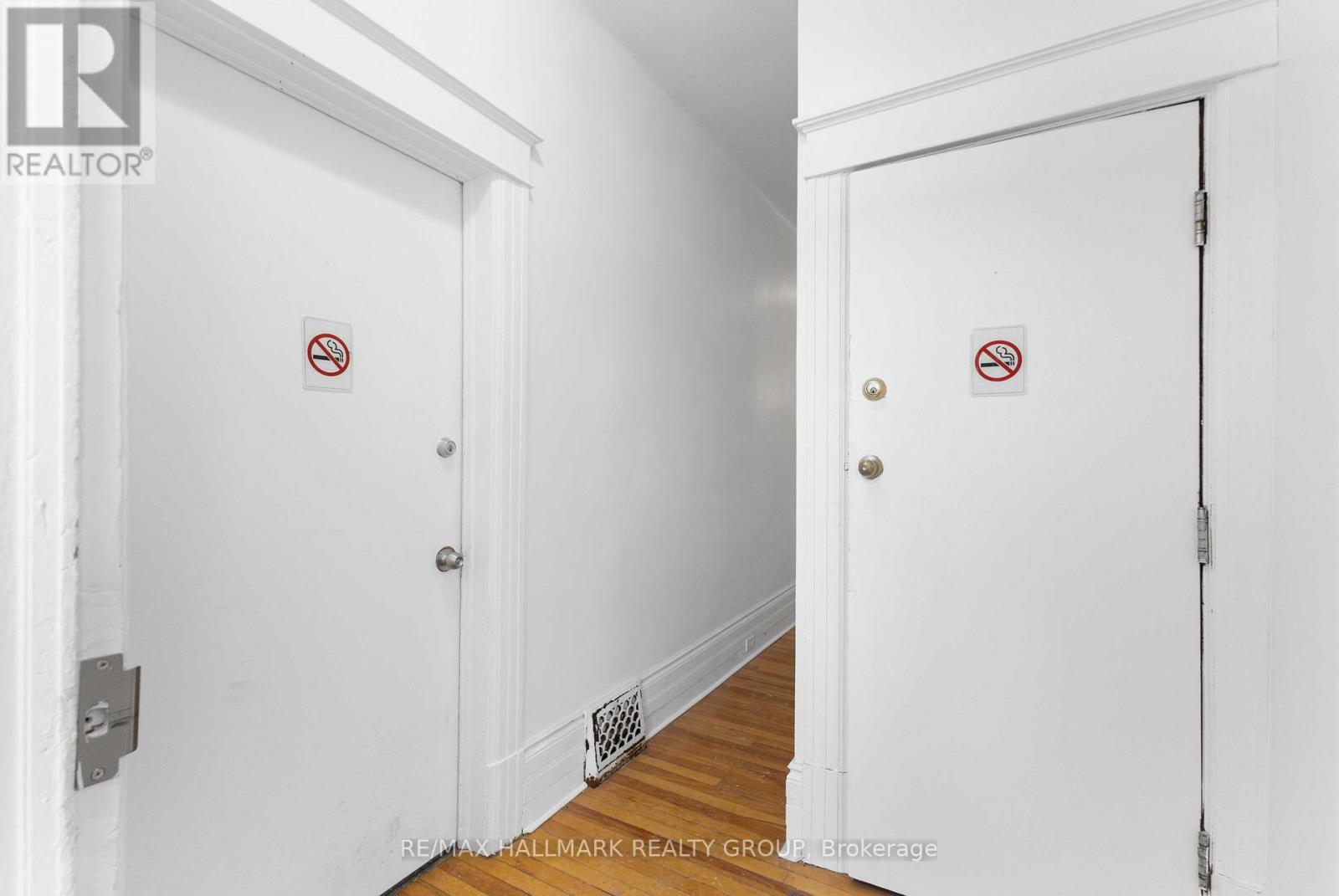 70 Anderson Street, Ottawa, Ontario  K1R 6T7 - Photo 3 - X12613958