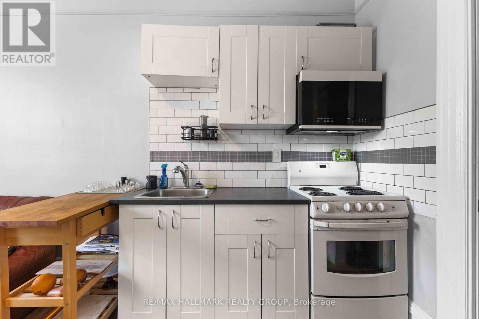 70 Anderson Street, Ottawa, Ontario  K1R 6T7 - Photo 5 - X12613958