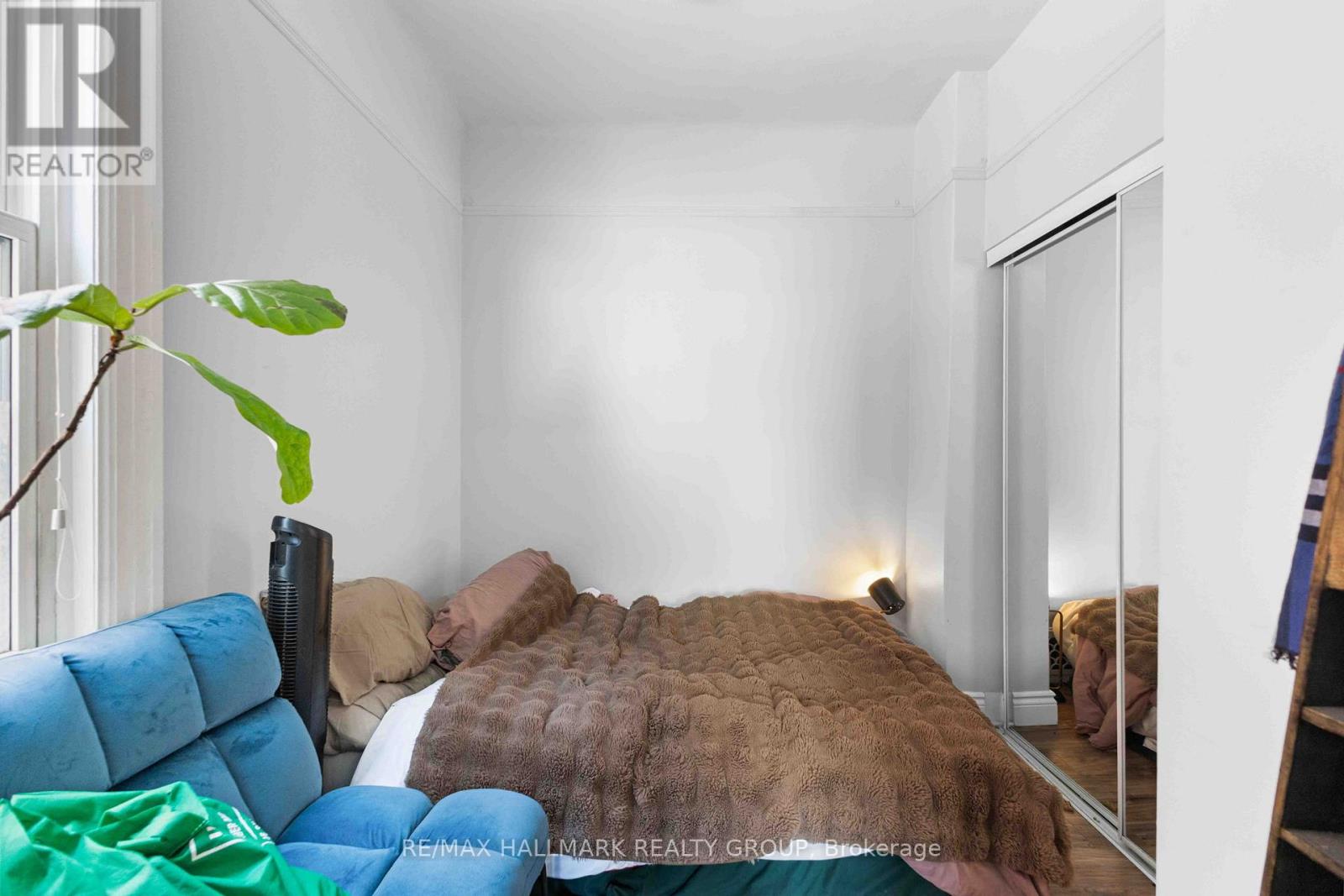 70 Anderson Street, Ottawa, Ontario  K1R 6T7 - Photo 9 - X12613958