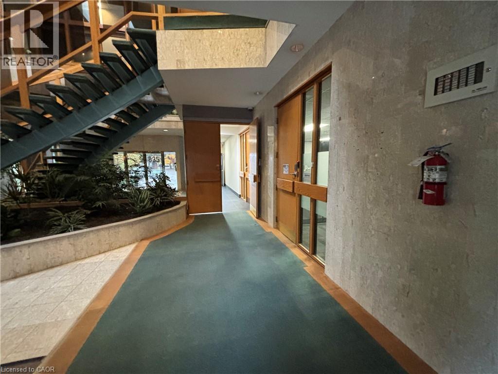 835 Harrington Court Unit# 101-E, Burlington, Ontario L7N 3P3 - Photo 4 - 40761455