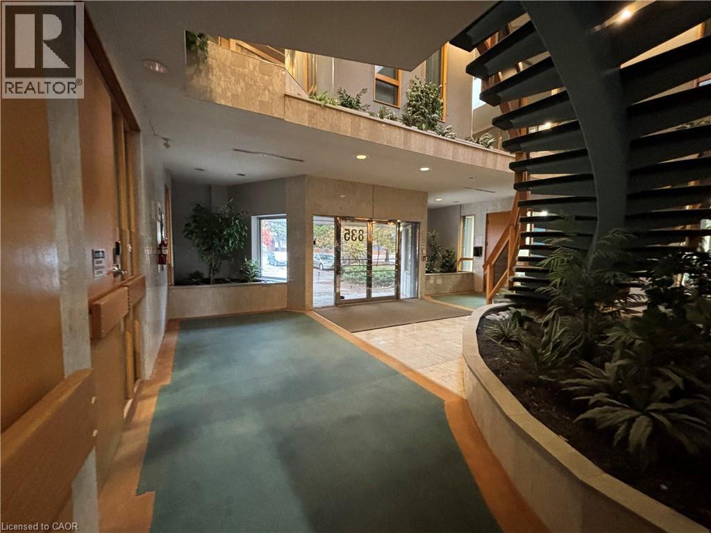 835 Harrington Court Unit# 101-E & 101-C, Burlington, Ontario  L7N 3P3 - Photo 3 - 40761459