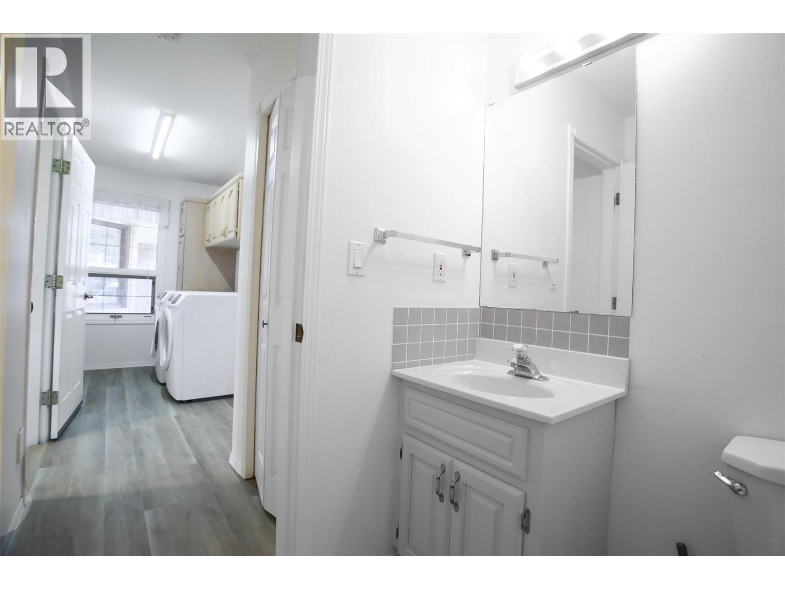 727 Cassiar Crescent Kelowna Photo 43 727 Cassiar Crescent Kelowna Photo 43