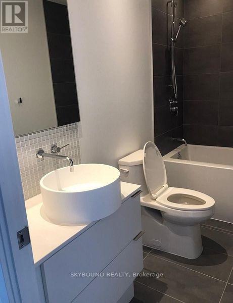 602 - 185 Roehampton Avenue, Toronto, Ontario  M4P 1R4 - Photo 4 - C12613966