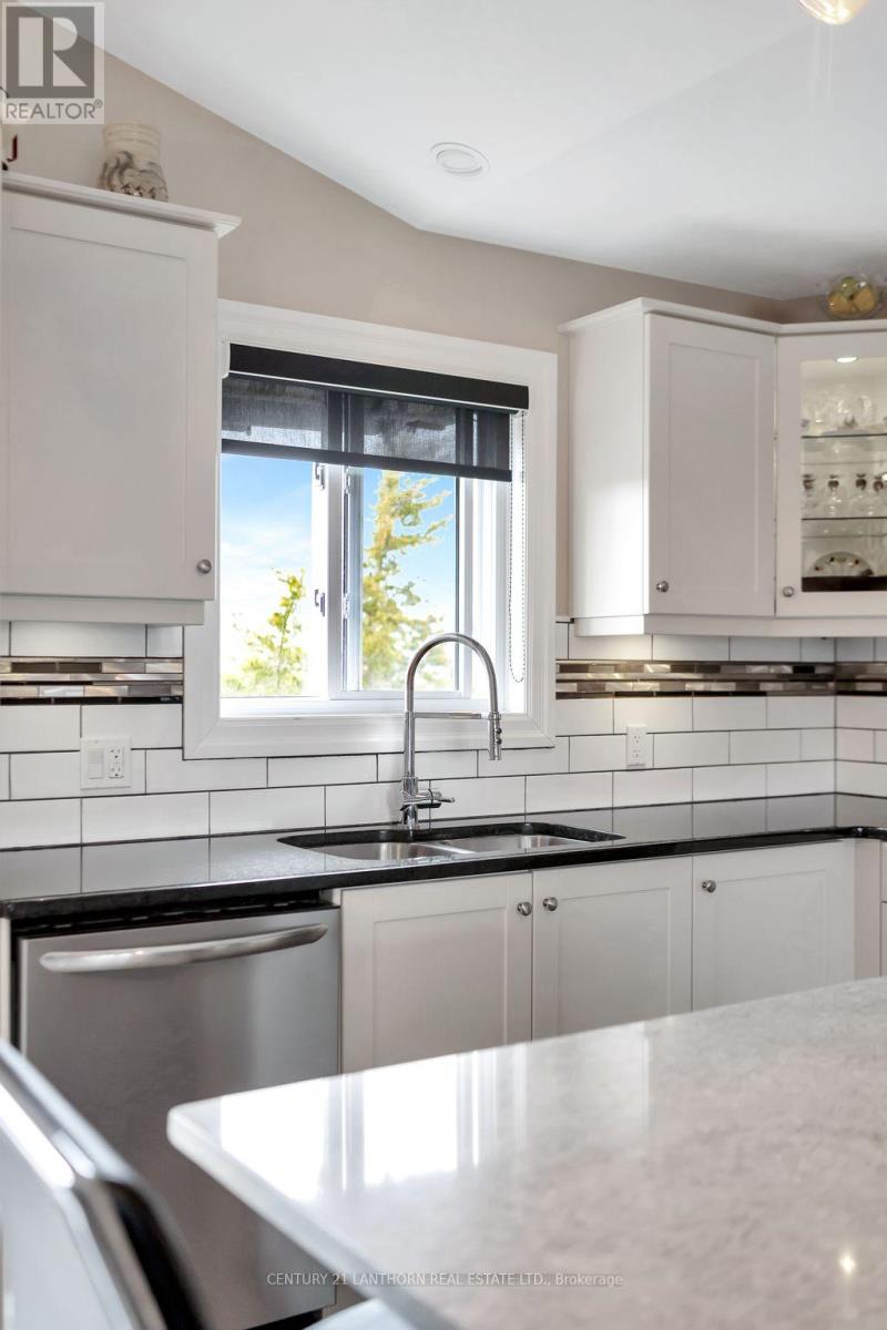 32 Stinson Block Road, Prince Edward County, Ontario  K0K 1T0 - Photo 10 - X12464238