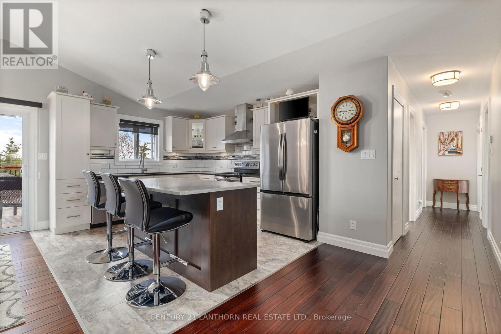 32 Stinson Block Road, Prince Edward County, Ontario  K0K 1T0 - Photo 8 - X12464238