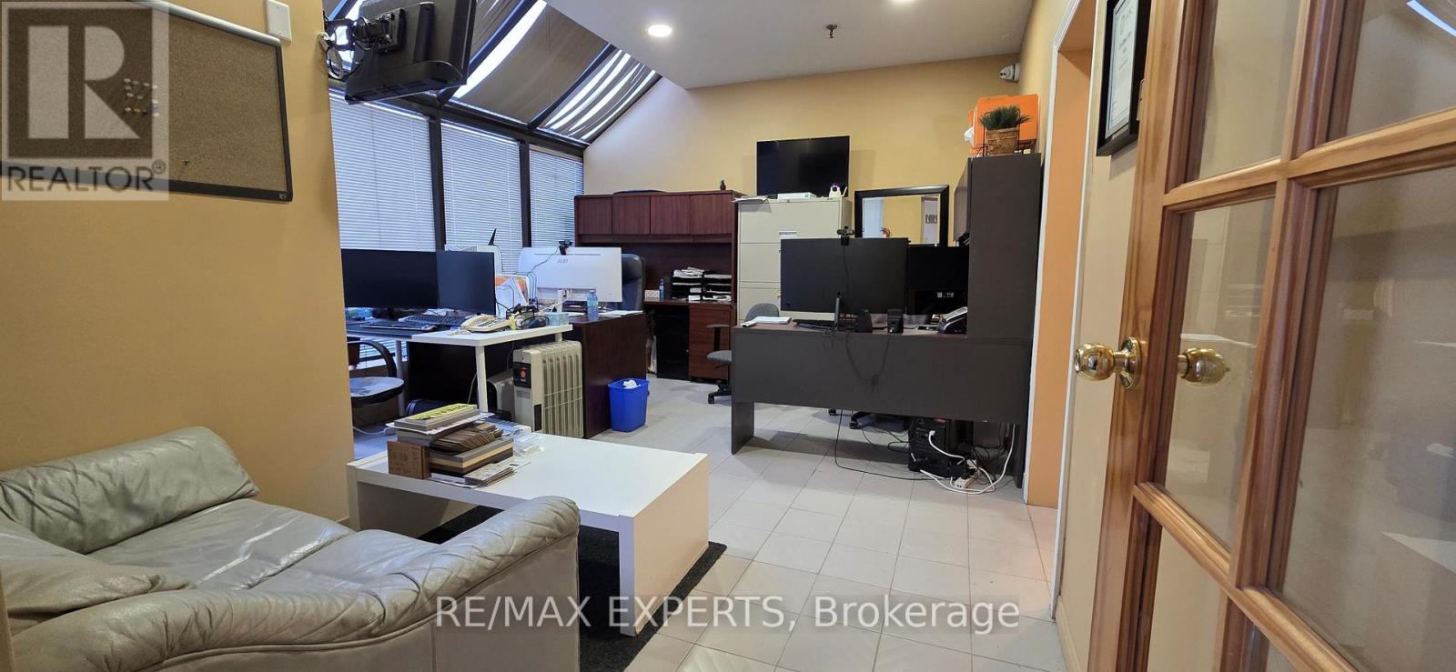 19 - 400 Creditstone Road, Vaughan, Ontario  L4K 3Z3 - Photo 4 - N12613964