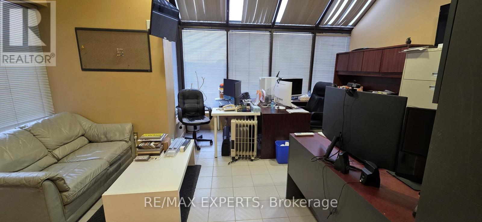 19 - 400 Creditstone Road, Vaughan, Ontario  L4K 3Z3 - Photo 5 - N12613964