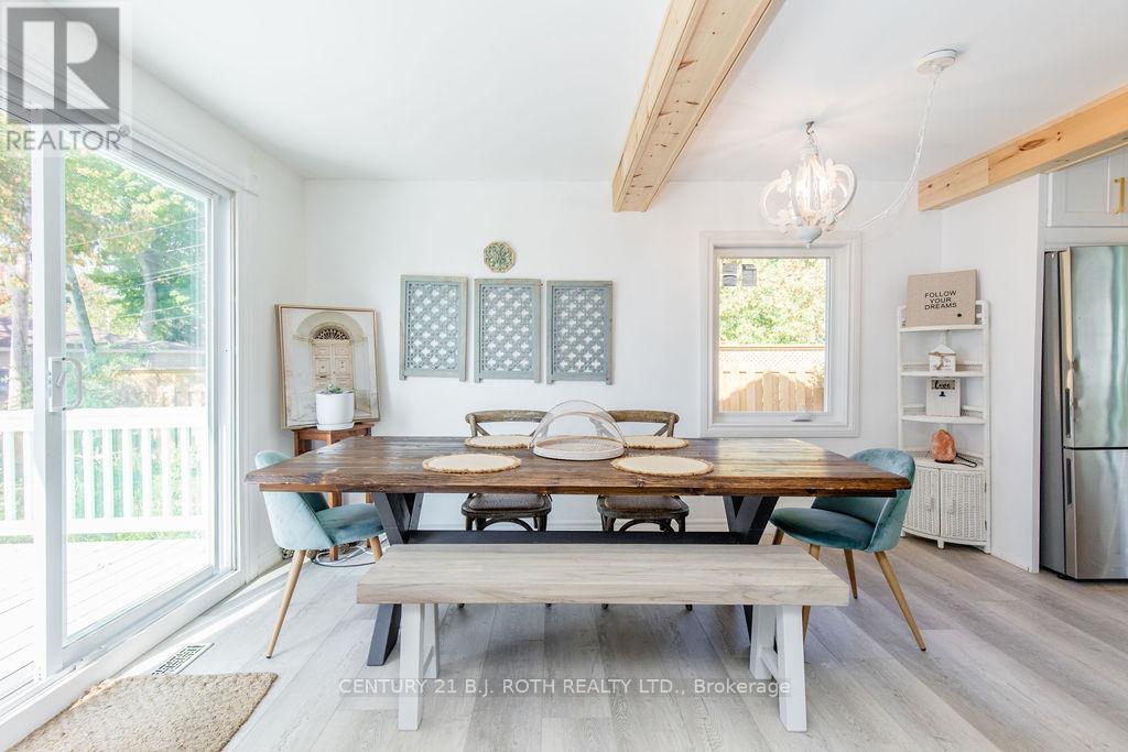 7 Oliver Drive, Tiny, Ontario L0L 2J0 - Photo 10 - S12613940