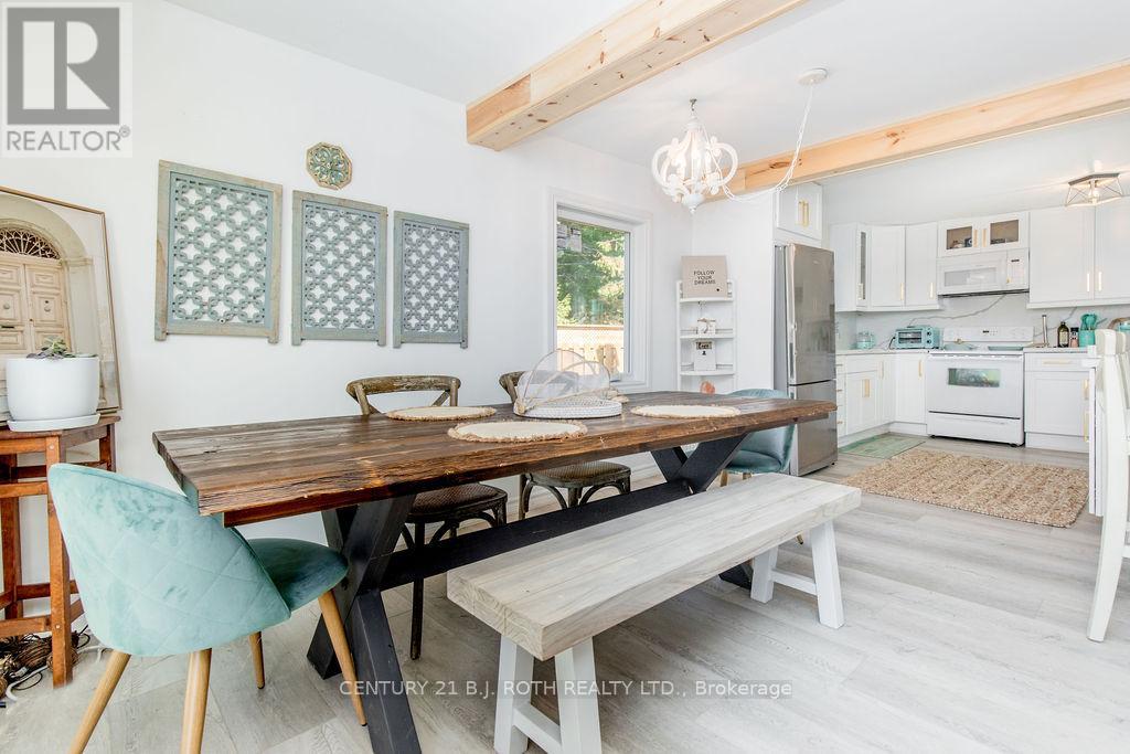 7 Oliver Drive, Tiny, Ontario L0L 2J0 - Photo 11 - S12613940