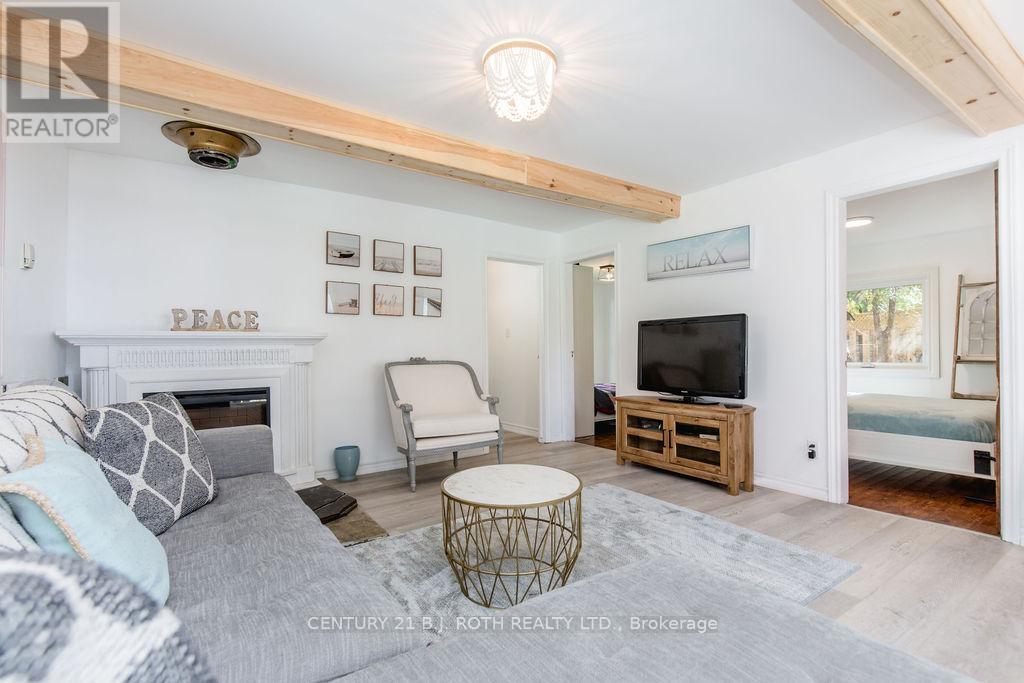 7 Oliver Drive, Tiny, Ontario L0L 2J0 - Photo 13 - S12613940