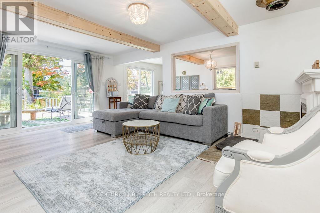 7 Oliver Drive, Tiny, Ontario L0L 2J0 - Photo 16 - S12613940