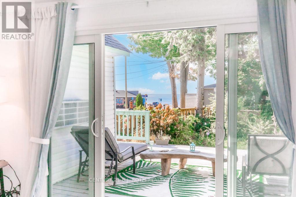 7 Oliver Drive, Tiny, Ontario L0L 2J0 - Photo 18 - S12613940