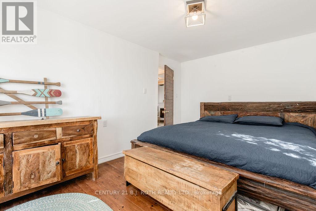 7 Oliver Drive, Tiny, Ontario L0L 2J0 - Photo 21 - S12613940