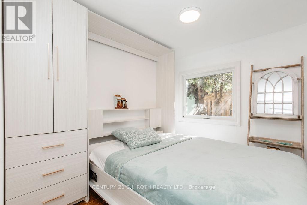 7 Oliver Drive, Tiny, Ontario L0L 2J0 - Photo 23 - S12613940